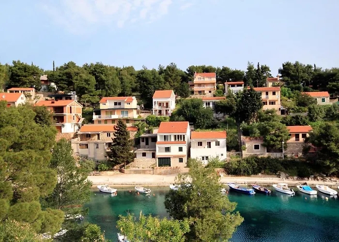 Basina 625c * Jelsa (Hvar)